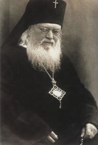 Sfantul Luca al Crimeei in straie de preot