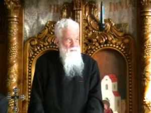 Parintele Gheorghe Calciu - in biserica